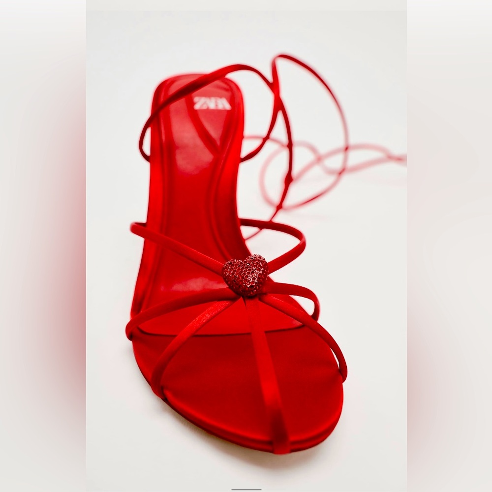 - Heart Detail Lace UP Sandals